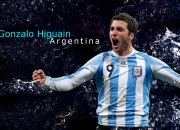 开云棋牌官方-季后赛抢七焦点战，灰熊铁血防守压制老鹰，晋级之路铸就经典