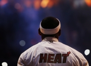 开云棋牌入口-太阳对阵马刺，哈利伯顿在焦点战中证明自己，新一代控卫的崛起宣言