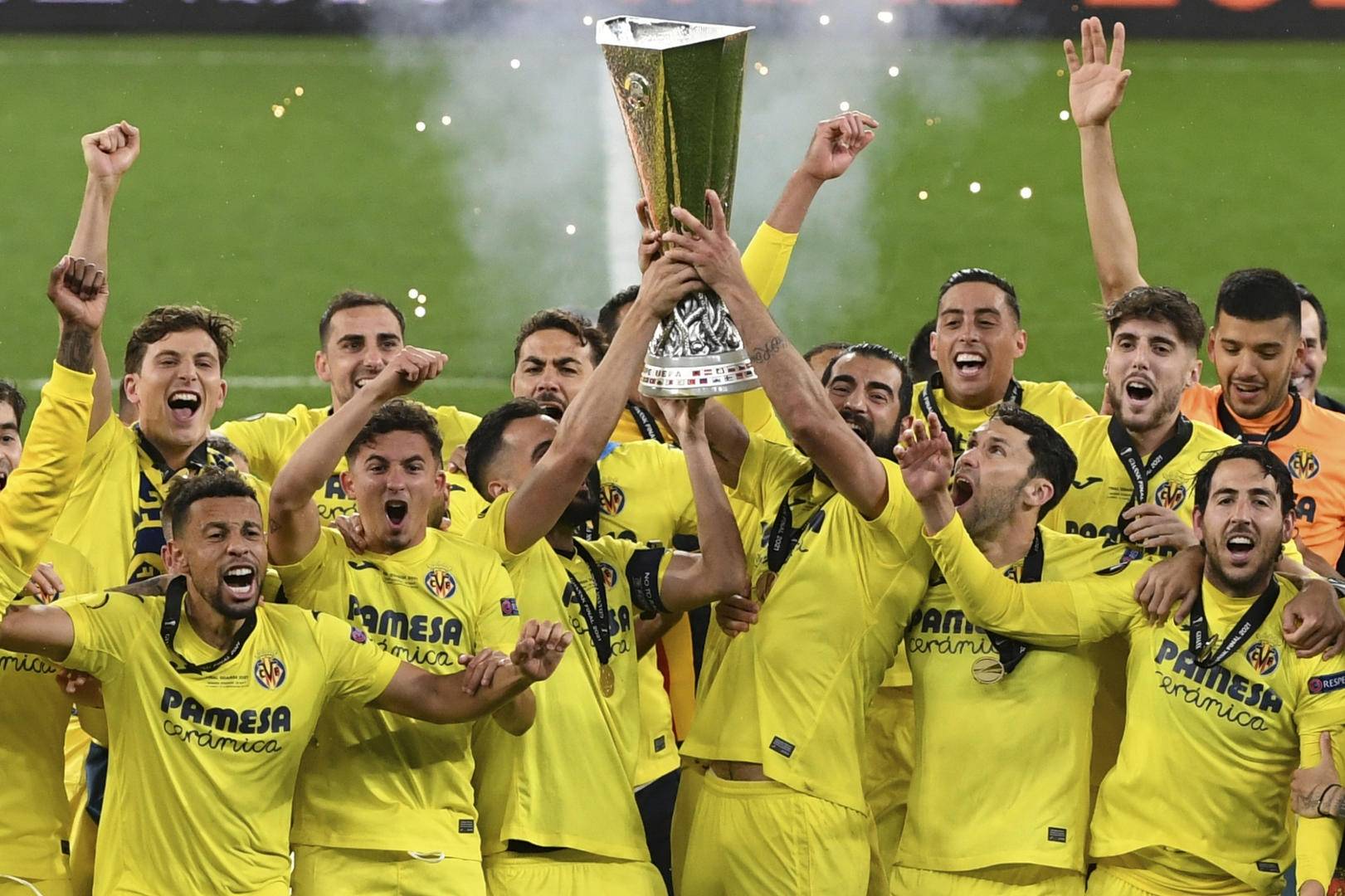 比利亚雷亚尔主场大胜，保持不败