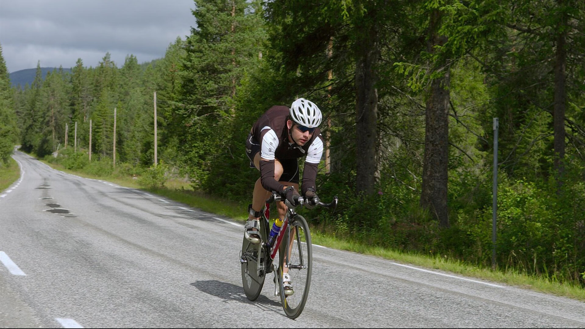 绿茵双星夜，拉什福德完美独舞，乌拉圭铁骑踏破突尼斯防线