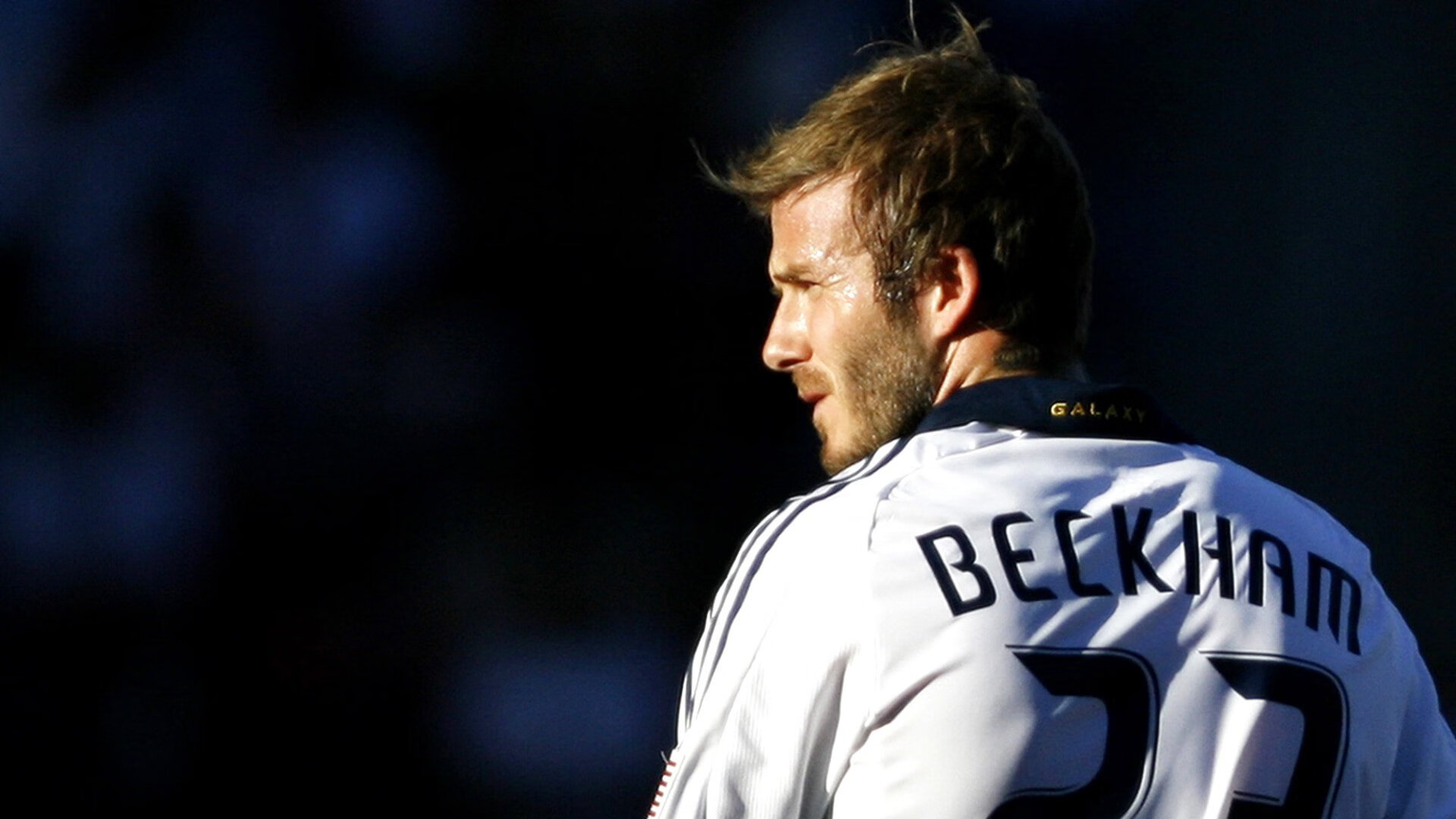 赛道上的新星，枪手的曙光，萨卡在F1揭幕战之夜的领袖光芒