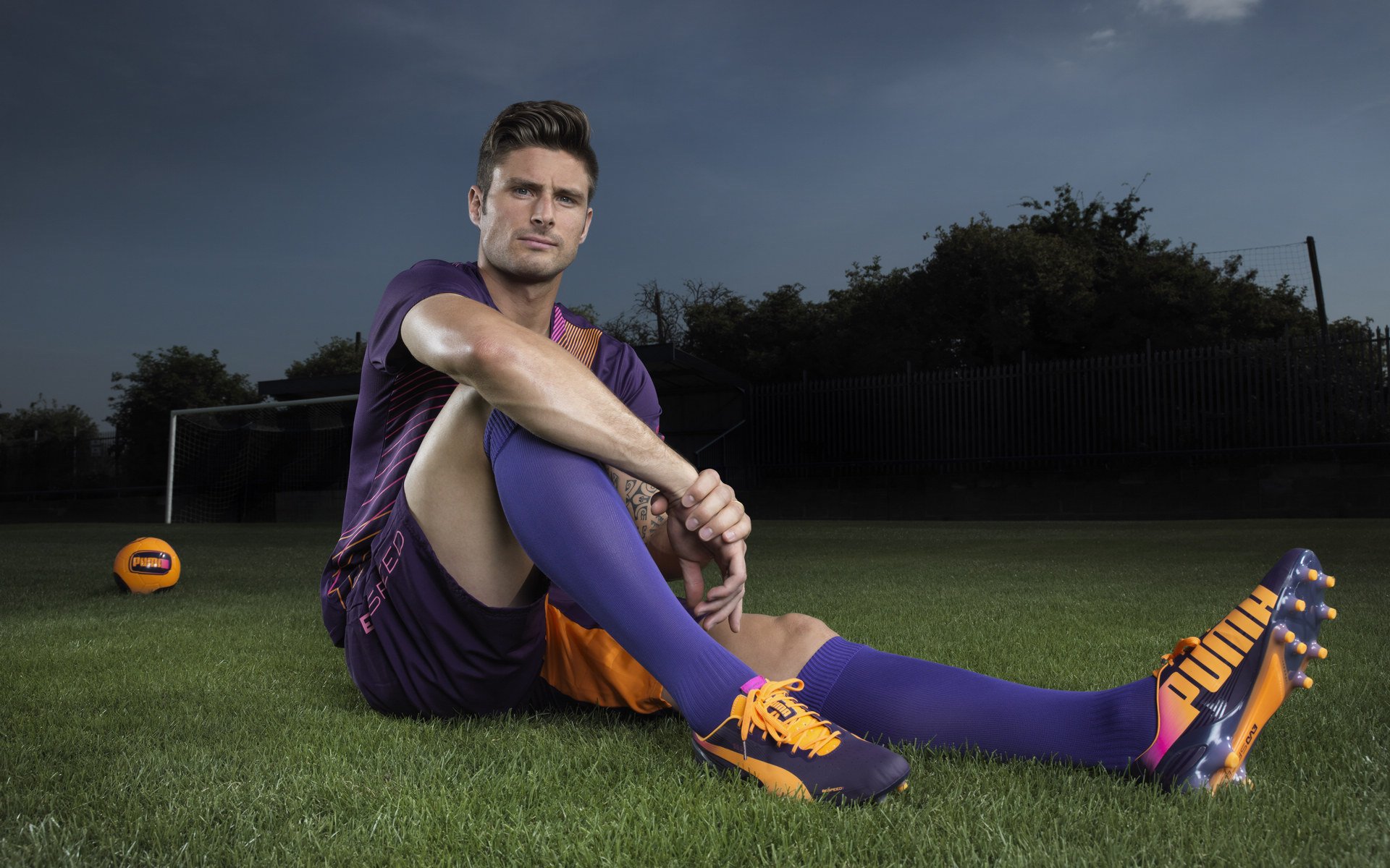 年度焦点之战之夜，阿尔瓦雷斯如何以节奏完全掌控赛场